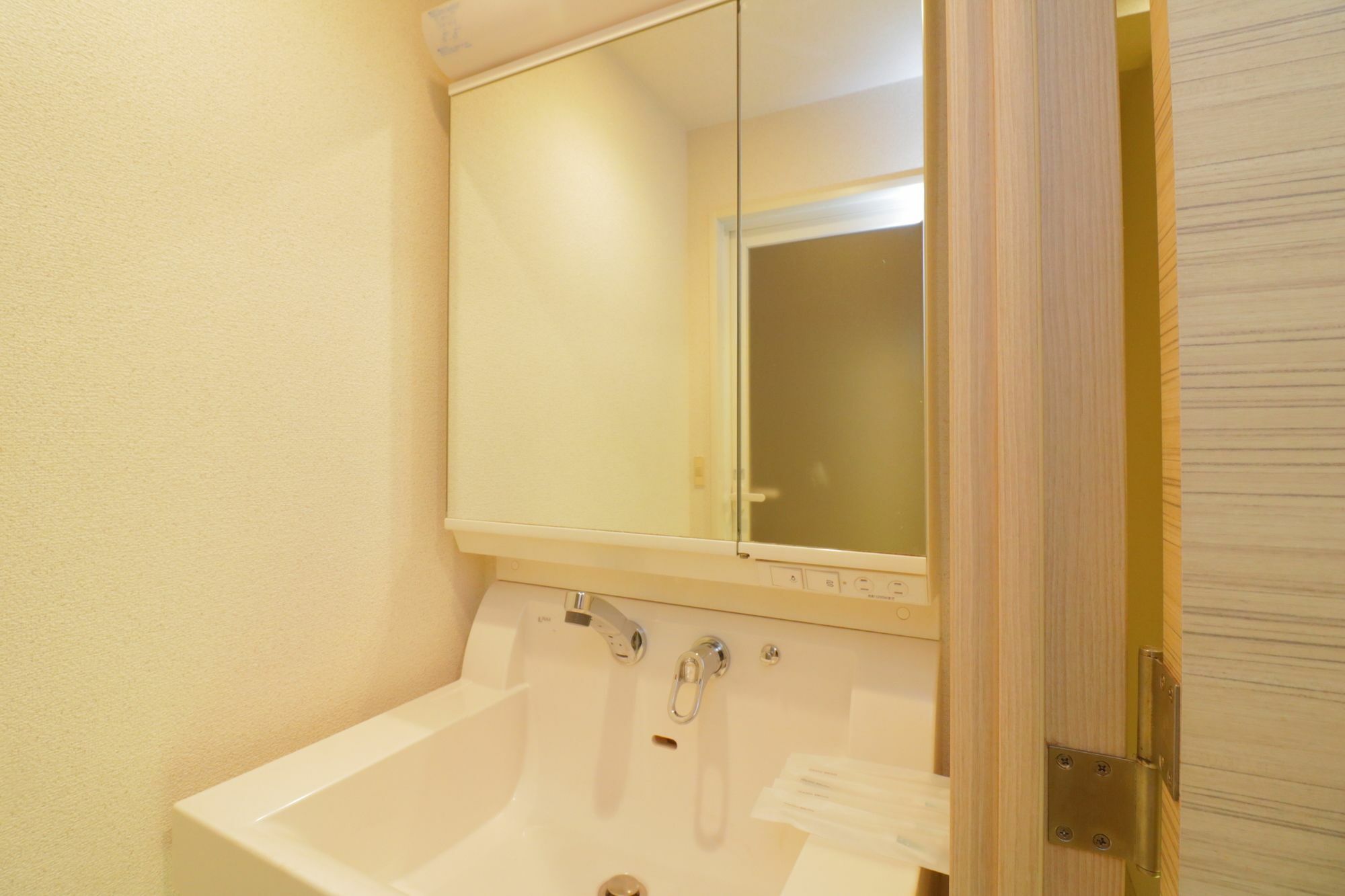 Hg Cozy Hotel No 17 通天閣前 أوساكا المظهر الخارجي الصورة